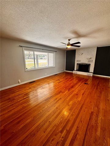 922 S 15th Street, Rogers, AR 72758