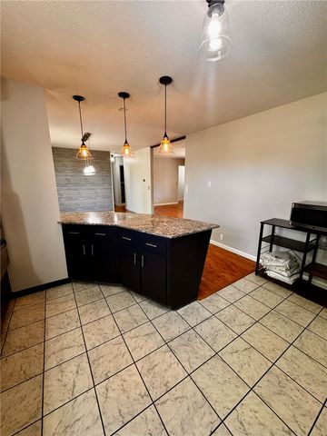 922 S 15th Street, Rogers, AR 72758
