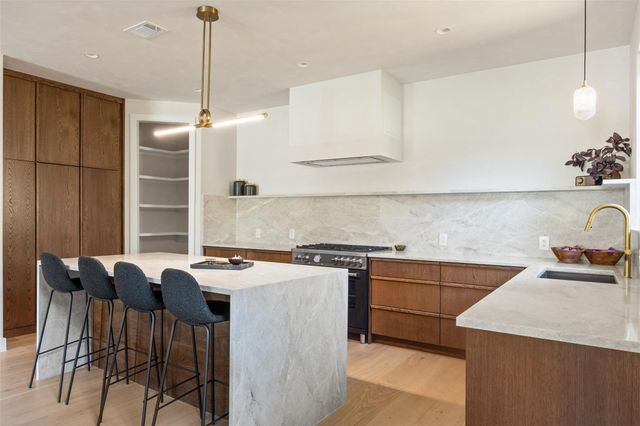 2305 E 21st ST 2, Austin, TX 78722