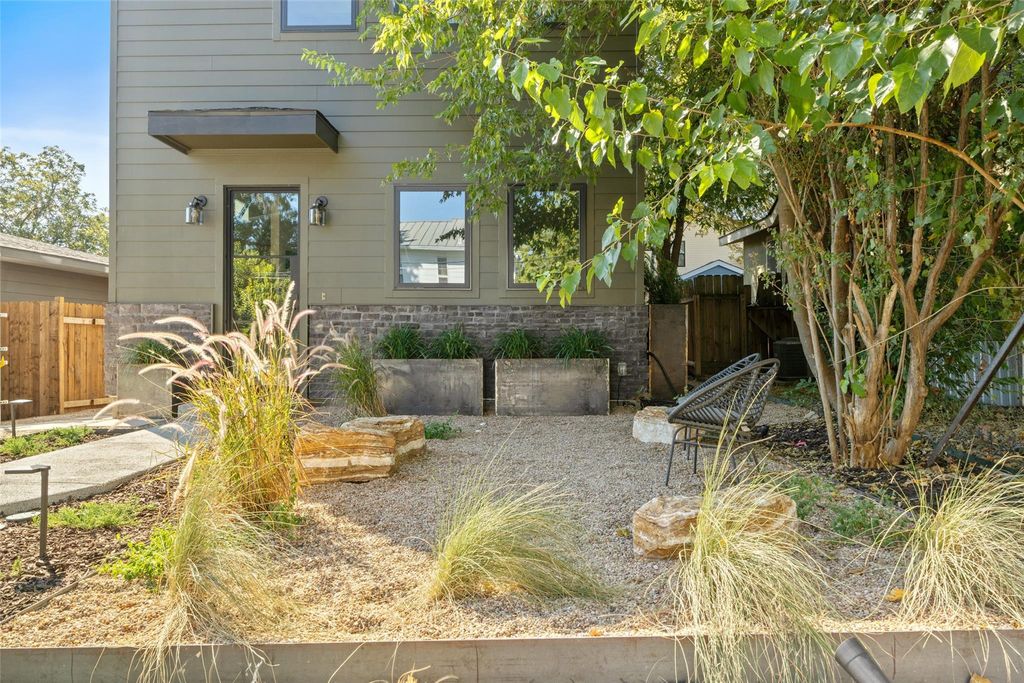 2305 E 21st ST 2, Austin, TX 78722