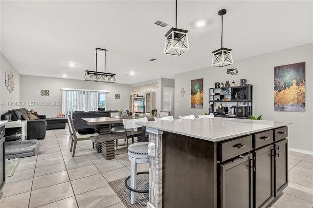 906 SWAYING SAWGRASS AVENUE, Ruskin, Other City - In The State Of Florida, FL 33570