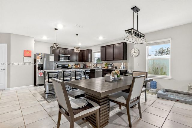 906 SWAYING SAWGRASS AVENUE, Ruskin, Other City - In The State Of Florida, FL 33570