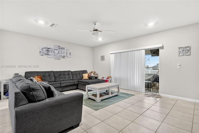 906 SWAYING SAWGRASS AVENUE, Ruskin, Other City - In The State Of Florida, FL 33570