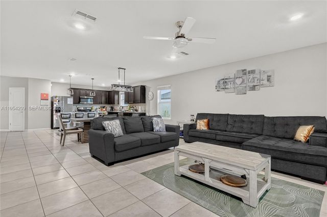 906 SWAYING SAWGRASS AVENUE, Ruskin, Other City - In The State Of Florida, FL 33570