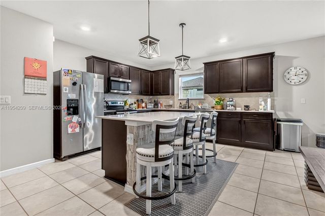 906 SWAYING SAWGRASS AVENUE, Ruskin, Other City - In The State Of Florida, FL 33570