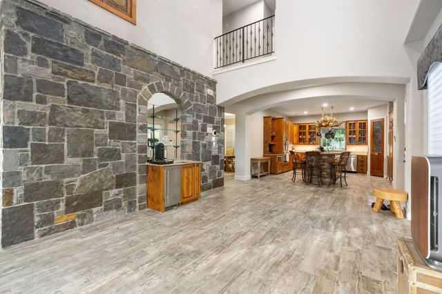 9902 Crestwater Circle, Magnolia, TX 77354