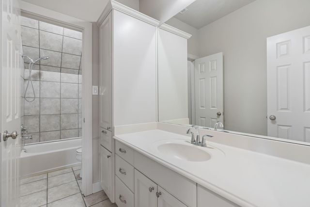 9902 Crestwater Circle, Magnolia, TX 77354