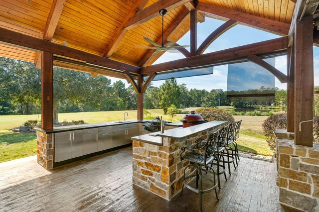 9902 Crestwater Circle, Magnolia, TX 77354