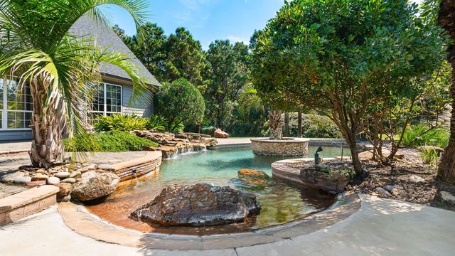 9902 Crestwater Circle, Magnolia, TX 77354