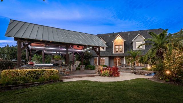 9902 Crestwater Circle, Magnolia, TX 77354