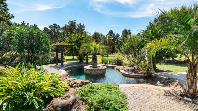 9902 Crestwater Circle, Magnolia, TX 77354