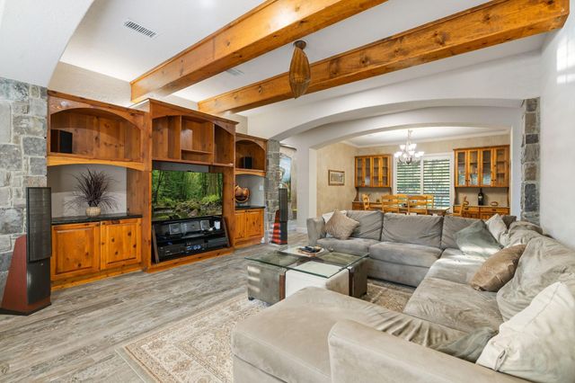 9902 Crestwater Circle, Magnolia, TX 77354