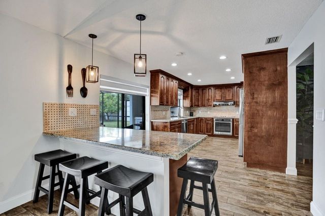 326 NW 101st Terrace, Coral Springs, FL 33071