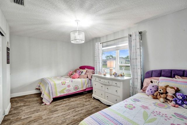 326 NW 101st Terrace, Coral Springs, FL 33071