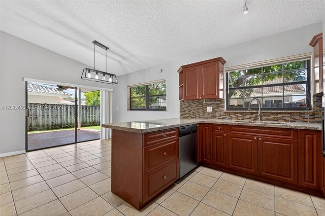 5420 SW 143rd Ct, Miami, FL 33175