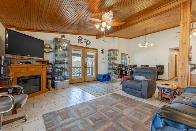 200 Highland Dr., Bandera, TX 78003