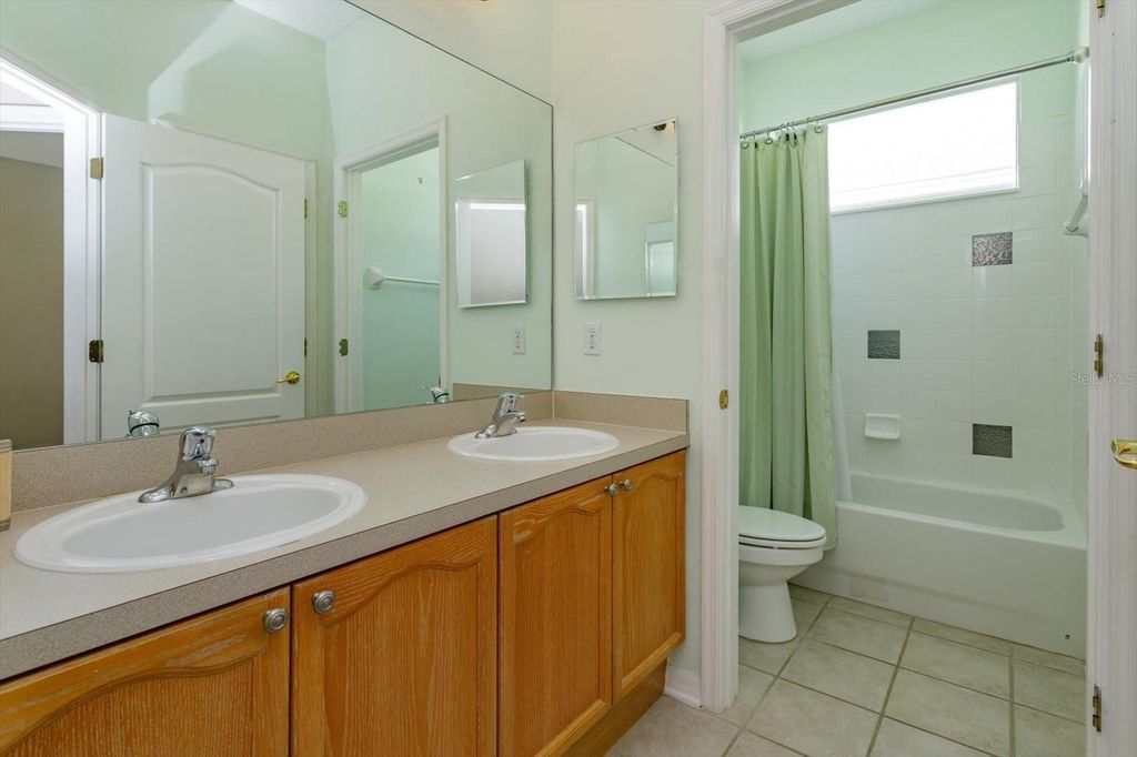 Image 23 of property listing at 12761 HOLDENBURY LANE, Windermere, FL 34786