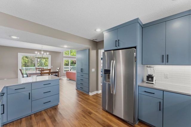 4136 Raspberry Ridge Road NE, Prior Lake, MN 55372