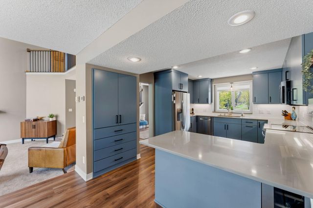 4136 Raspberry Ridge Road NE, Prior Lake, MN 55372