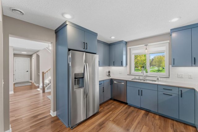 4136 Raspberry Ridge Road NE, Prior Lake, MN 55372
