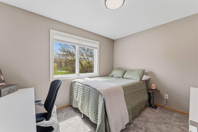 4136 Raspberry Ridge Road NE, Prior Lake, MN 55372