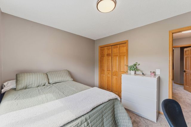 4136 Raspberry Ridge Road NE, Prior Lake, MN 55372