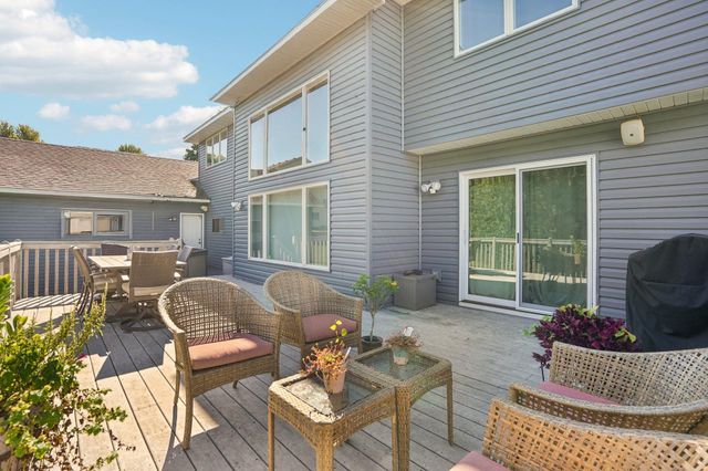 4136 Raspberry Ridge Road NE, Prior Lake, MN 55372