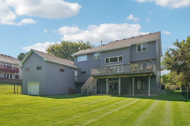 4136 Raspberry Ridge Road NE, Prior Lake, MN 55372
