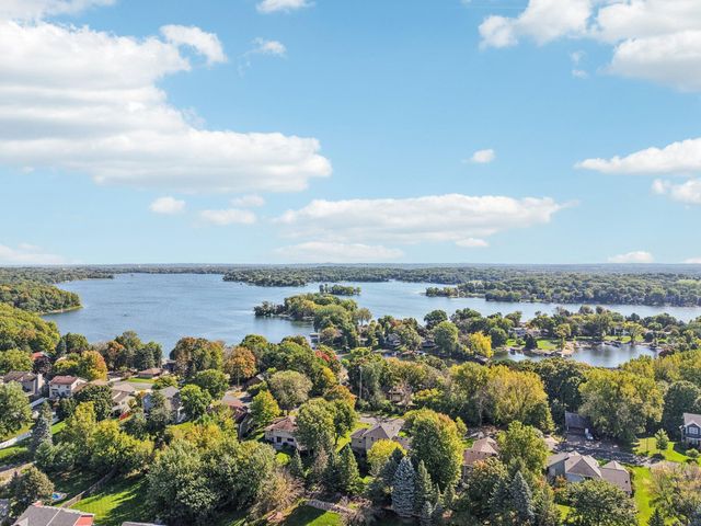 4136 Raspberry Ridge Road NE, Prior Lake, MN 55372