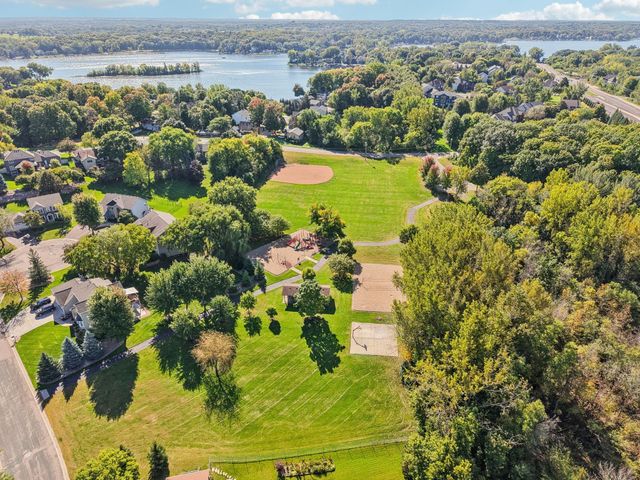 4136 Raspberry Ridge Road NE, Prior Lake, MN 55372
