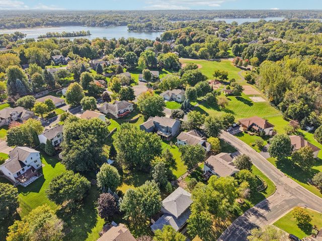 4136 Raspberry Ridge Road NE, Prior Lake, MN 55372
