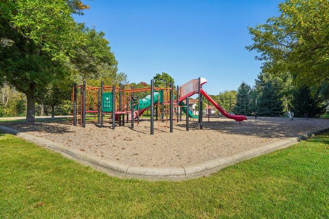 4136 Raspberry Ridge Road NE, Prior Lake, MN 55372