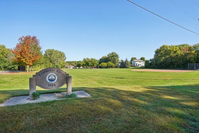 4136 Raspberry Ridge Road NE, Prior Lake, MN 55372