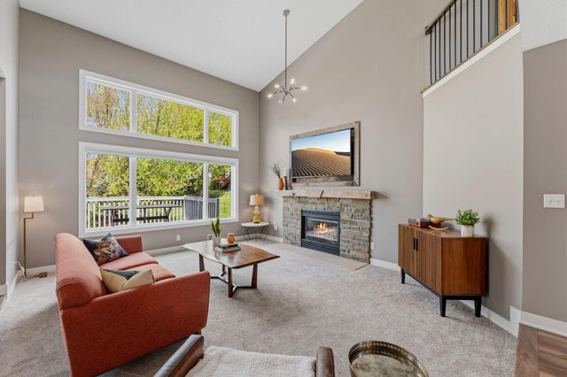 4136 Raspberry Ridge Road NE, Prior Lake, MN 55372