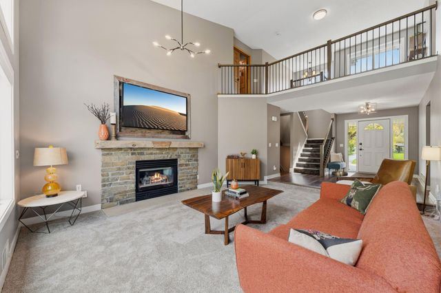 4136 Raspberry Ridge Road NE, Prior Lake, MN 55372