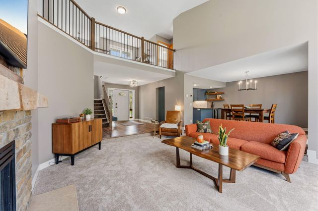 4136 Raspberry Ridge Road NE, Prior Lake, MN 55372