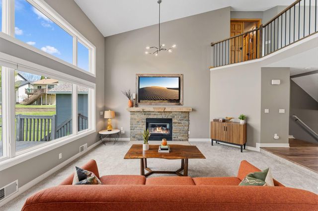 4136 Raspberry Ridge Road NE, Prior Lake, MN 55372