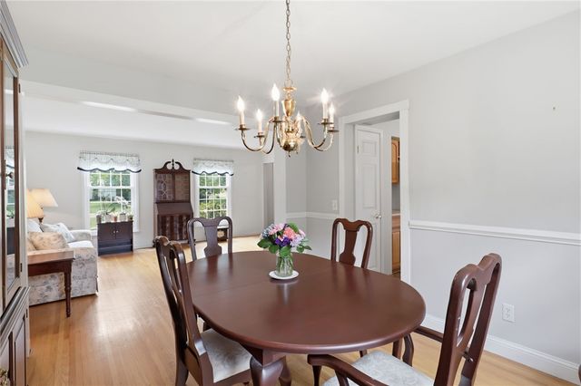 104 Willowbend Dr, Penfield, NY 14526