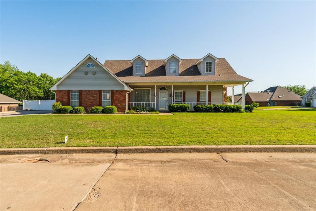 2 Lancet Circle, Shawnee, OK 74804
