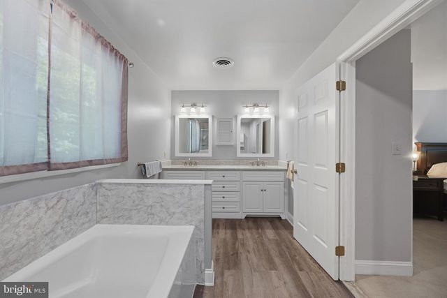 1258 HERITAGE FARMS CT, Sykesville, MD 21784