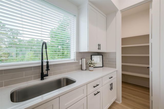 5703F Balbo Street, Houston, TX 77091