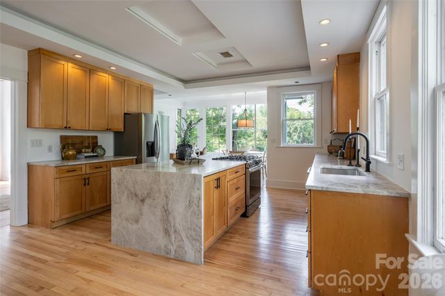 142 Edwin Place, Asheville, NC 28801