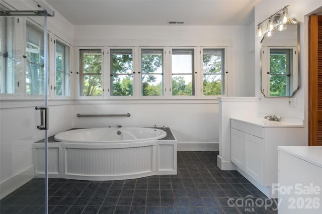 142 Edwin Place, Asheville, NC 28801