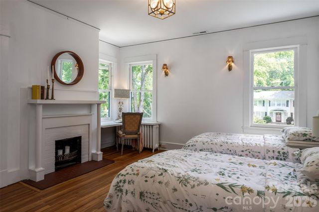 142 Edwin Place, Asheville, NC 28801