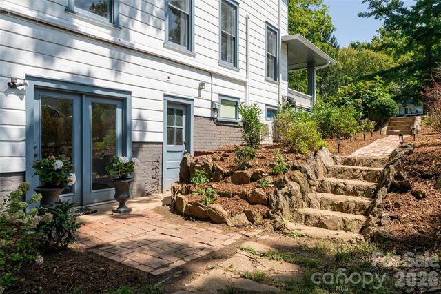 142 Edwin Place, Asheville, NC 28801
