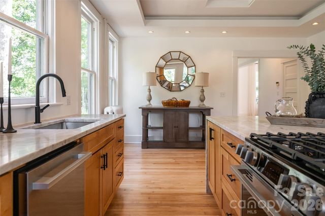 142 Edwin Place, Asheville, NC 28801