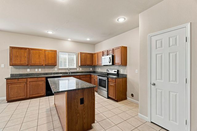 2332 Angoni Way, Fort Worth, TX 76131