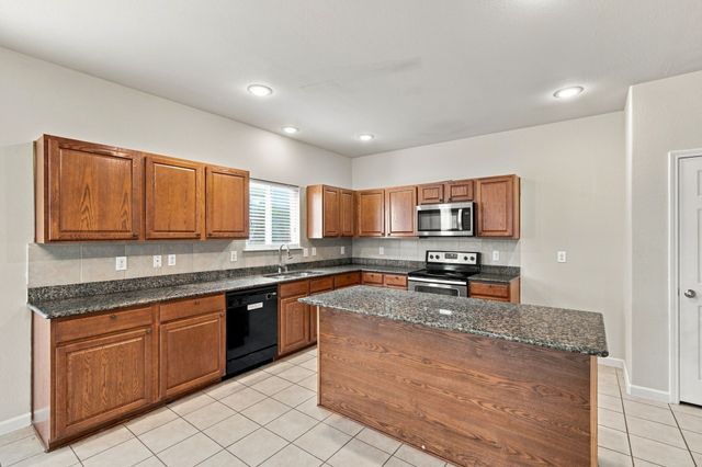 2332 Angoni Way, Fort Worth, TX 76131