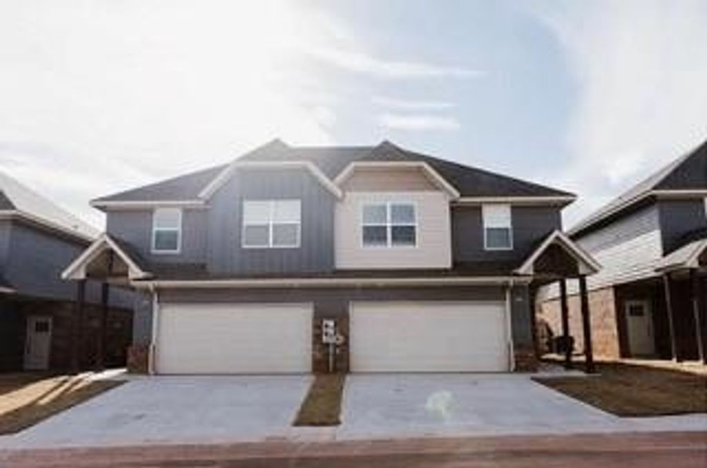 2172 Camino Del Plaza Lane, Edmond, OK 73013