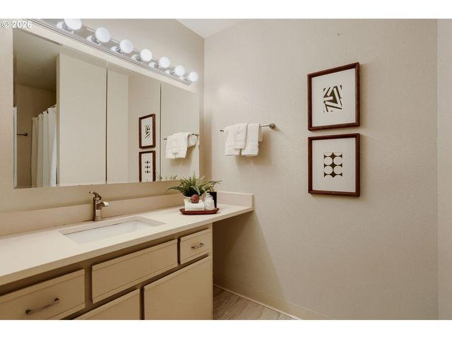 20070 LARKSPUR Ln 62, West Linn, OR 97068